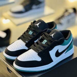 AJ1 Low Green Toe